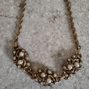 Vintage-Inspired Gold Tone and Faux Pearl Necklace